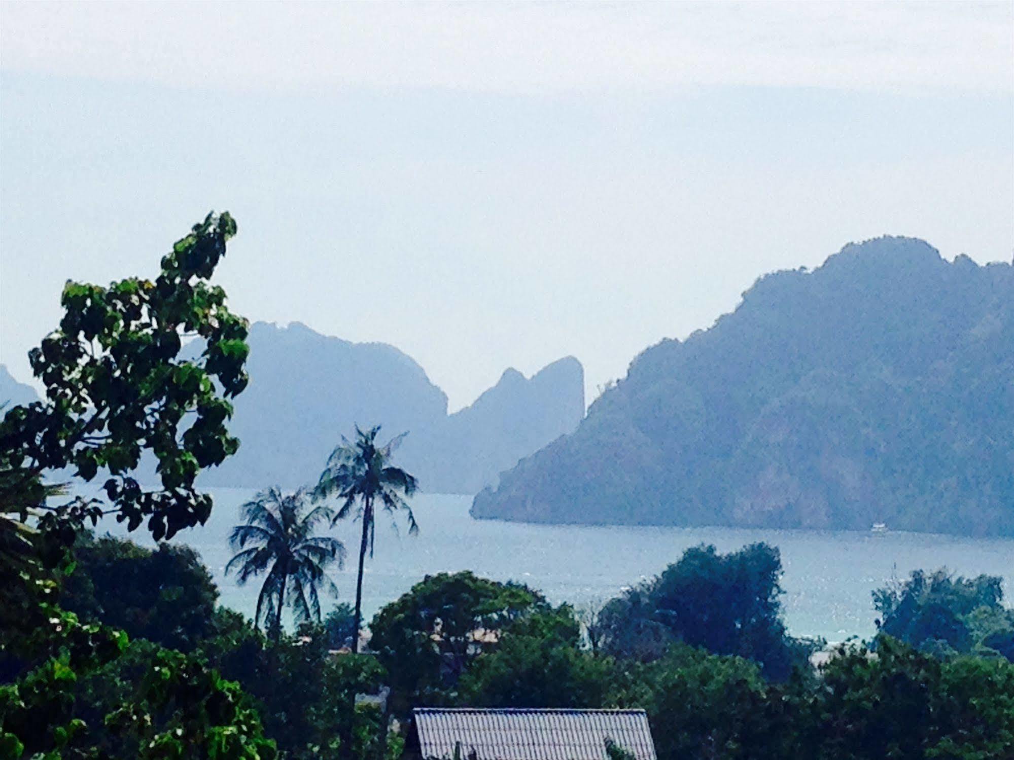 Tapear Resort Phi Phi Islands Exterior photo