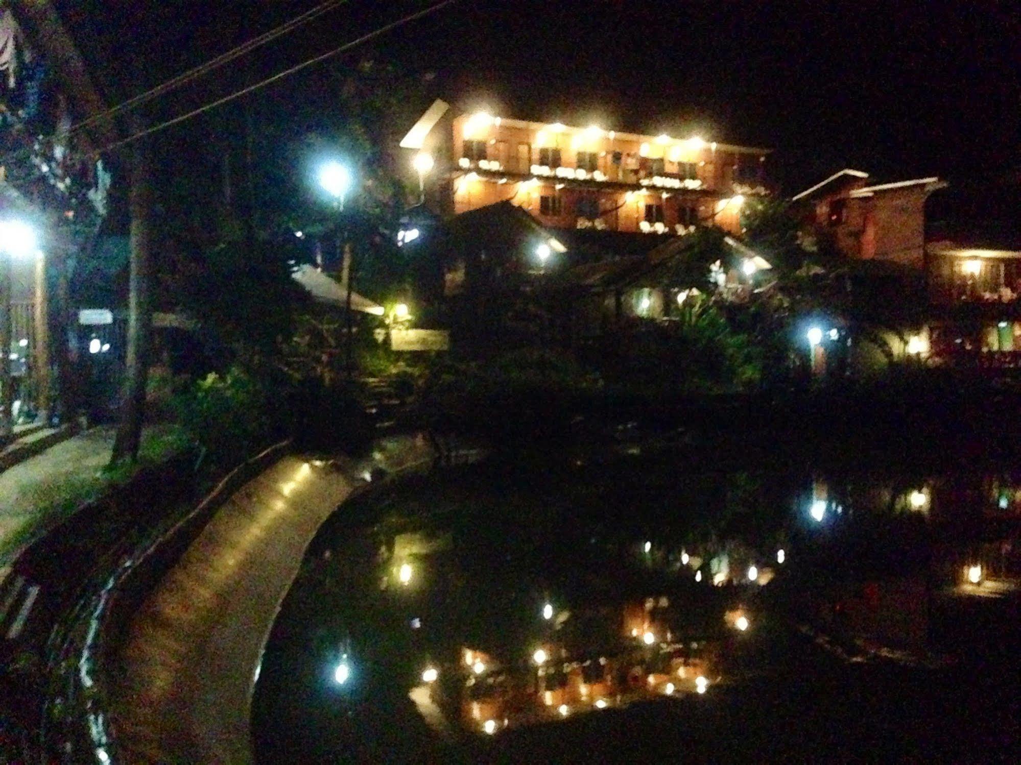 Tapear Resort Phi Phi Islands Exterior photo
