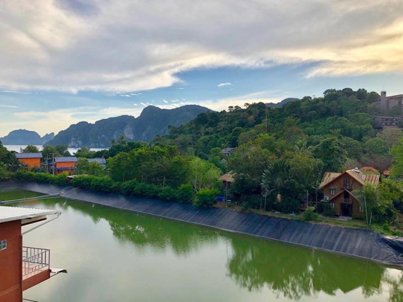 Tapear Resort Phi Phi Islands Exterior photo