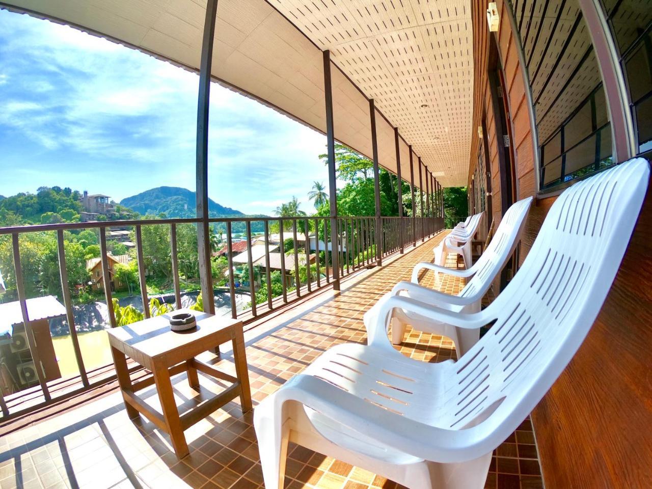 Tapear Resort Phi Phi Islands Exterior photo